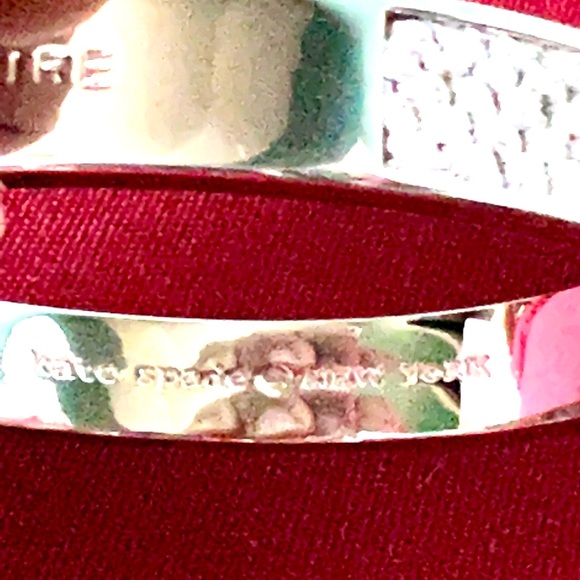 KATE SPADE💥VINAGE💥Inspire Silver Tone Bangle - Picture 9 of 10